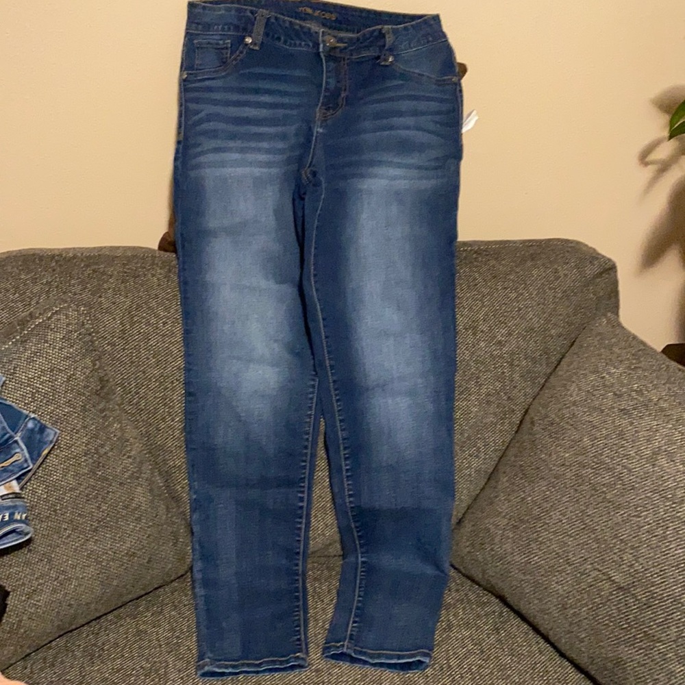 Maurices jeans